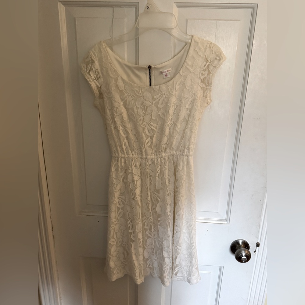 Xhilaration lace white dresss